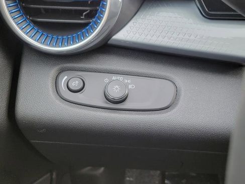 New 2026 Chevrolet Trax LT w/ Driver Confidence Package image 12