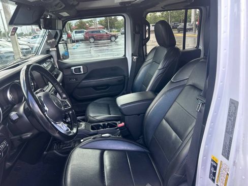 Used 2021 Jeep Wrangler Unlimited Sahara AWD/4WD image 7