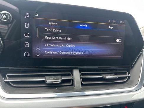 Used 2025 Chevrolet Trax LT image 36