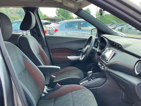 Used 2018 Nissan Kicks SR FWD image 16