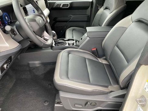 New 2025 Ford Bronco Outer Banks image 13