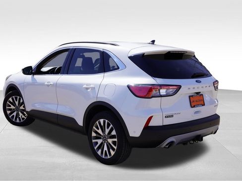 Used 2020 Ford Escape Titanium image 7