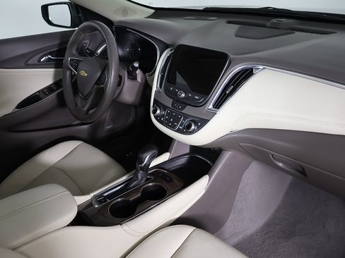 Used 2024 Chevrolet Malibu LT image 28