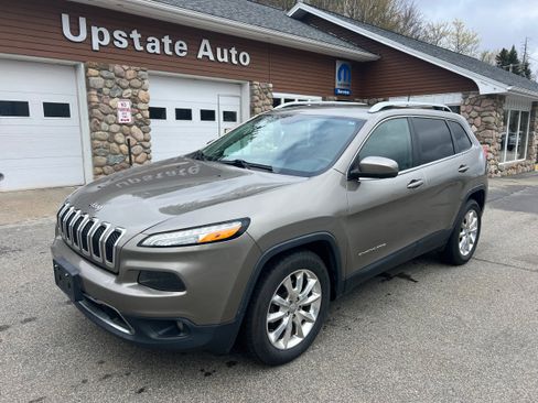 Used 2017 Jeep Cherokee Limited AWD/4WD image 1
