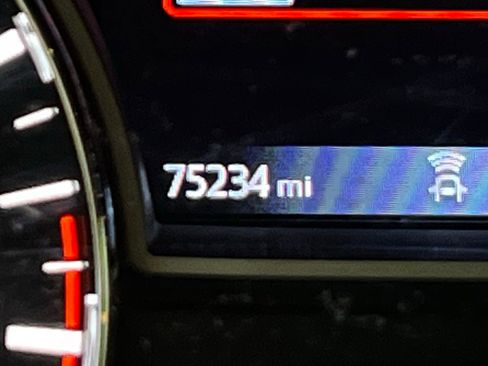 Used 2019 Nissan Pathfinder S image 11