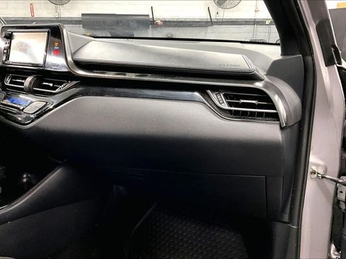 Used 2018 Toyota C-HR XLE image 13