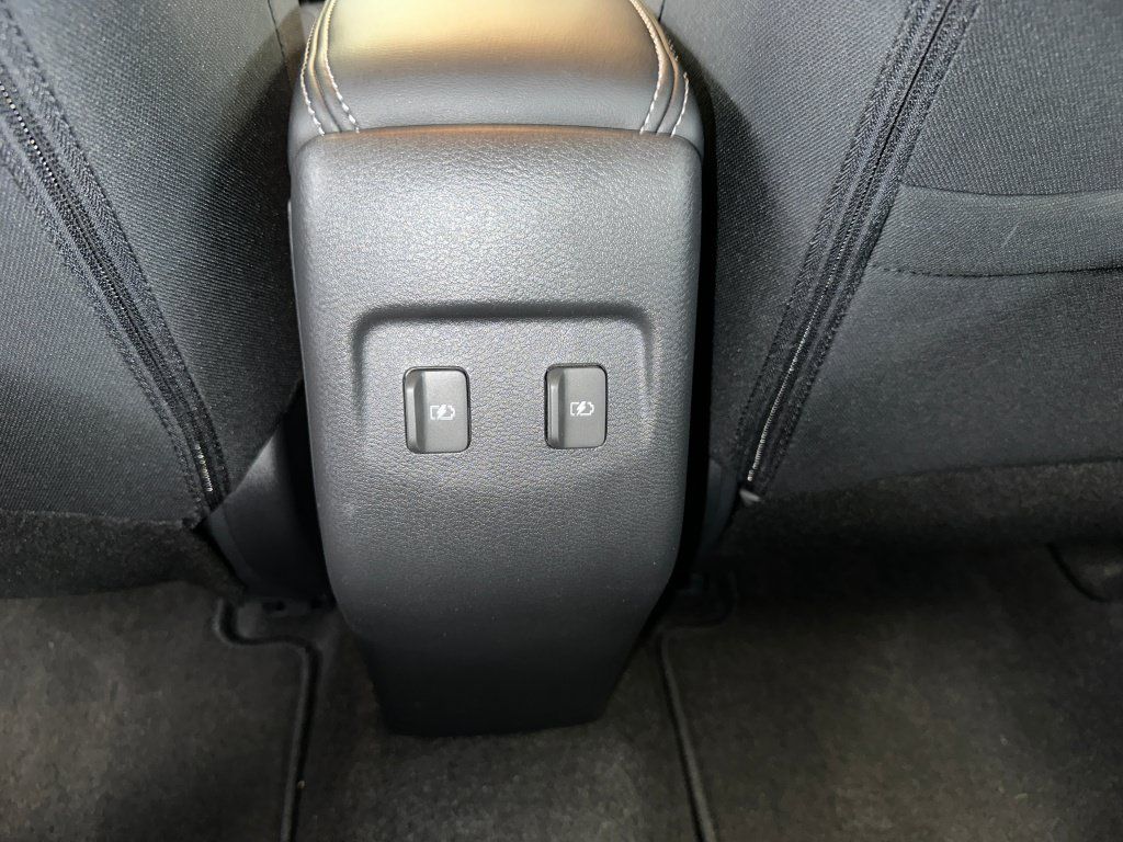 Used 2024 Nissan Kicks SV w/ Exterior Package FWD image 19