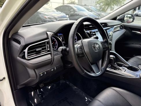 Used 2020 Toyota Camry SE FWD image 23
