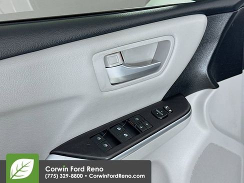 Used 2017 Toyota Camry SE image 17