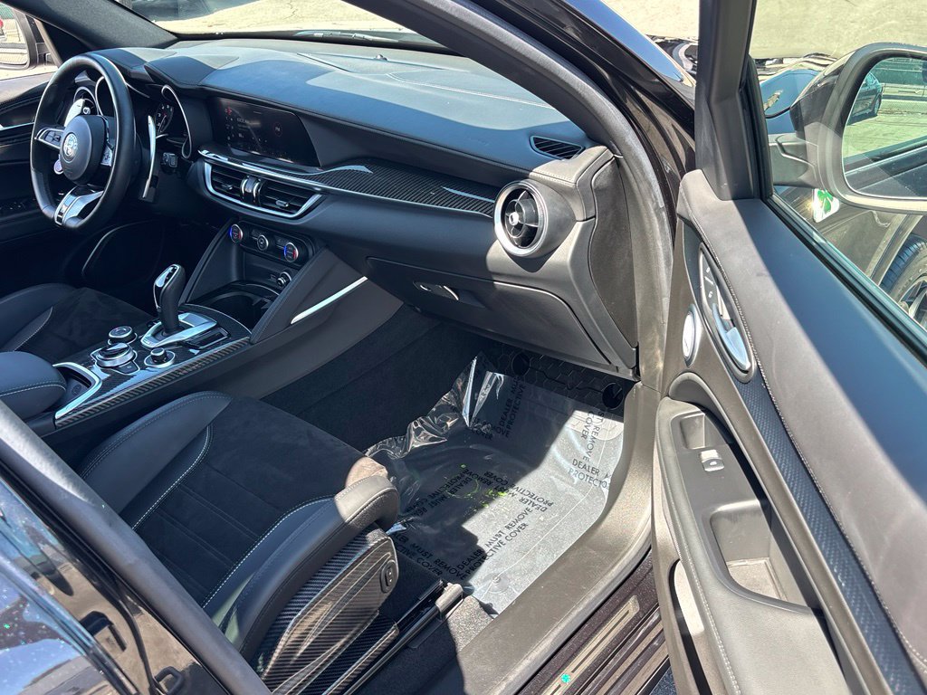 Used 2023 Alfa Romeo Stelvio Quadrifoglio AWD/4WD image 24