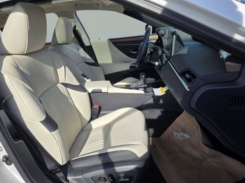 New 2025 Lexus ES 350 Ultra Luxury image 25