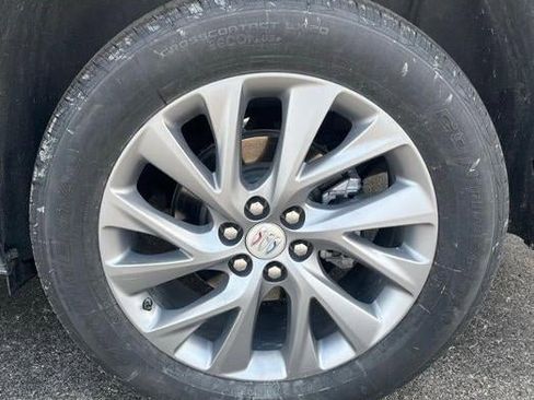 Used 2025 Buick Enclave Preferred image 13