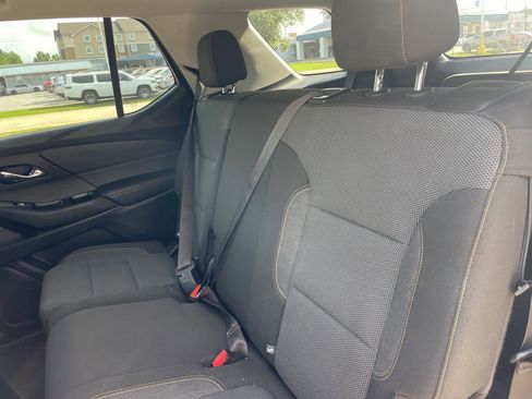 Used 2021 Chevrolet Traverse LS FWD image 12