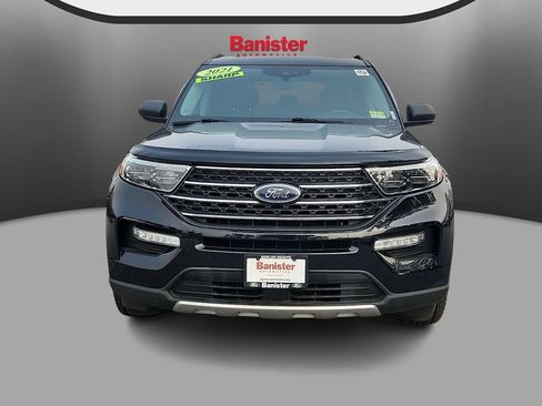 Used 2021 Ford Explorer XLT w/ Equipment Group 202A AWD/4WD image 2
