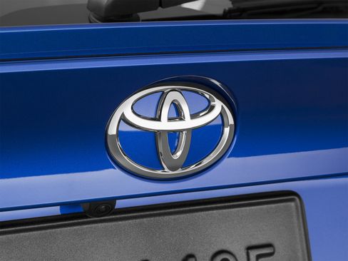 Used 2020 Toyota C-HR LE FWD image 57