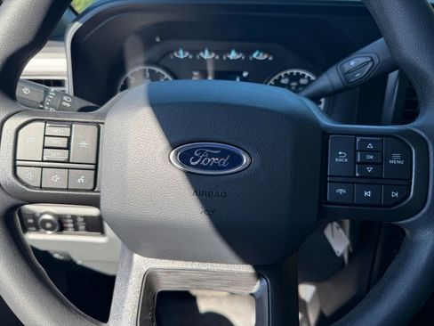 New 2026 Ford F350 4x4 Crew Cab DRW Super Duty image 15