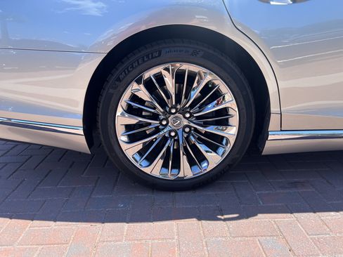 Used 2020 Lexus LS 500 w/ Accessory Package (Z2) RWD image 13
