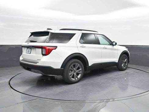 New 2026 Ford Explorer Active image 8