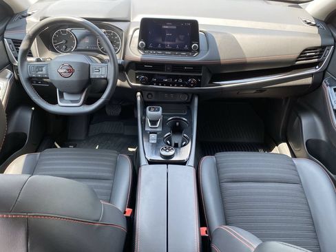 Used 2025 Nissan Rogue SV AWD/4WD image 13