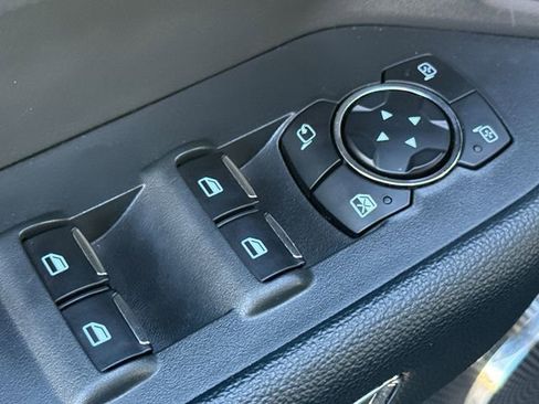 Used 2024 Ford Expedition XLT image 20