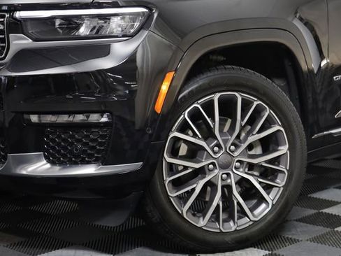 Used 2024 Jeep Grand Cherokee L Summit image 4