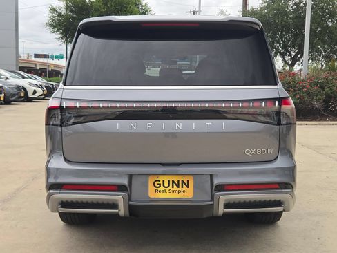 Used 2025 INFINITI QX80 Sensory AWD/4WD image 4