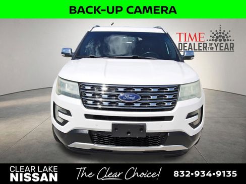 Used 2017 Ford Explorer XLT w/ Equipment Group 202A image 2