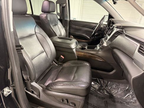 Used 2020 Chevrolet Suburban LT AWD/4WD image 34