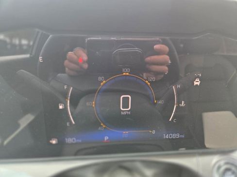 Used 2025 Chevrolet Trax ACTIV w/ Sunroof Package FWD image 18