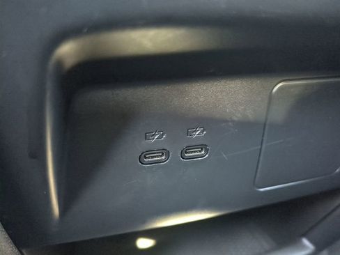 Used 2025 Chevrolet Traverse LT image 18