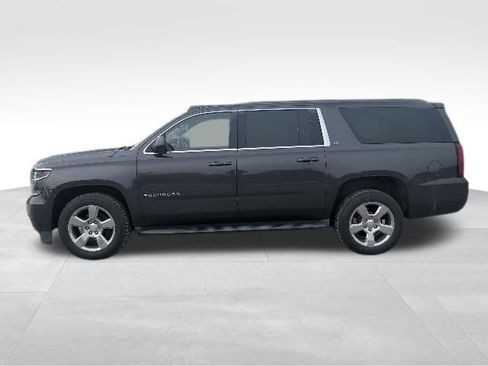 Used 2017 Chevrolet Suburban LT w/ Luxury Package RWD image 6