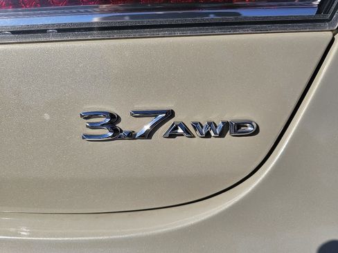 Used 2015 Lincoln MKZ AWD image 17