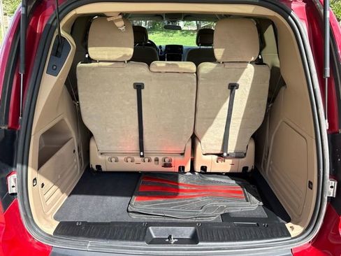 Used 2014 Dodge Grand Caravan SXT FWD image 8