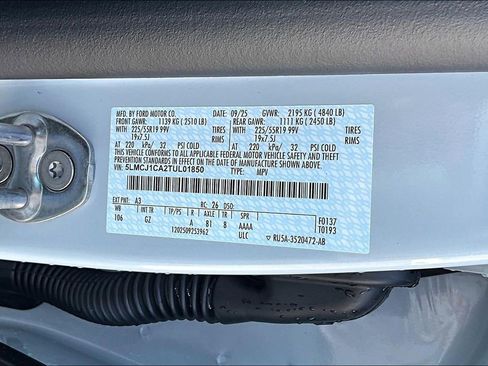 New 2026 Lincoln Corsair Premiere image 13