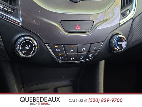 Used 2018 Chevrolet Cruze LT w/ Redline Edition FWD image 9