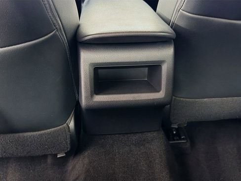 Used 2019 Toyota Camry SE image 23