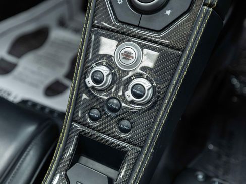 Used 2015 McLaren 650S Spider RWD image 15