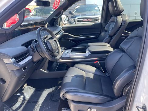 Used 2025 Lincoln Navigator Reserve w/ Jet Appearance Package AWD/4WD image 12
