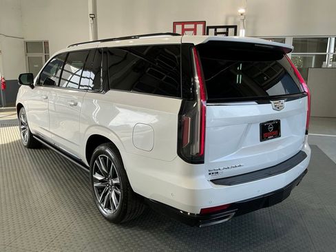 Used 2021 Cadillac Escalade ESV Sport Platinum RWD image 30