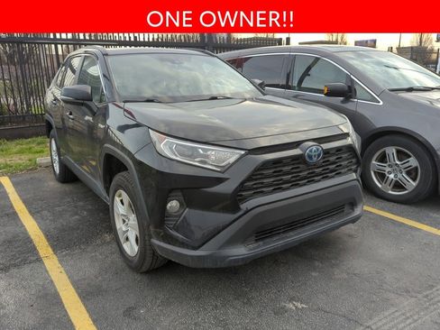 Used 2020 Toyota RAV4 XLE w/ Convenience Package image 3