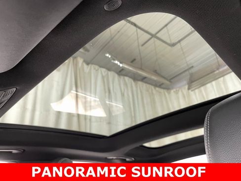 Used 2019 Mercedes-Benz C 300 4MATIC Sedan image 4