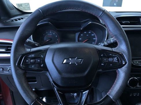 Used 2023 Chevrolet TrailBlazer RS w/ Sun and Liftgate Package image 17