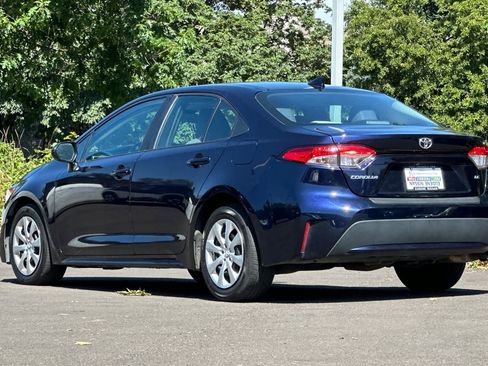 Used 2022 Toyota Corolla LE FWD image 6