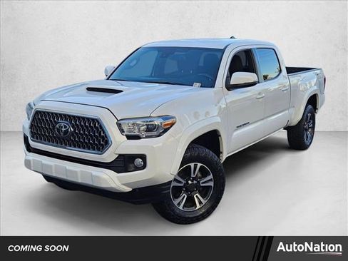 Used 2018 Toyota Tacoma TRD Sport image 1