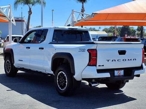 Used 2024 Toyota Tacoma TRD Off-Road w/ TRD Off Road Upgrade Package AWD/4WD image 4