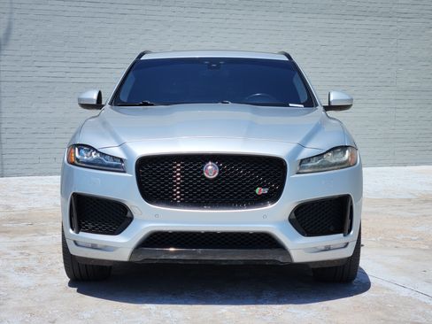 Used 2017 Jaguar F-PACE S AWD/4WD image 2