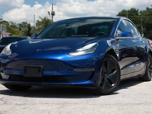 Used 2020 Tesla Model 3 Standard Range Plus RWD image 1