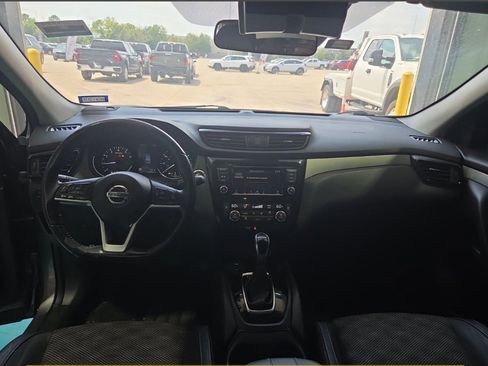Used 2020 Nissan Rogue Sport SV w/ Technology Package image 24