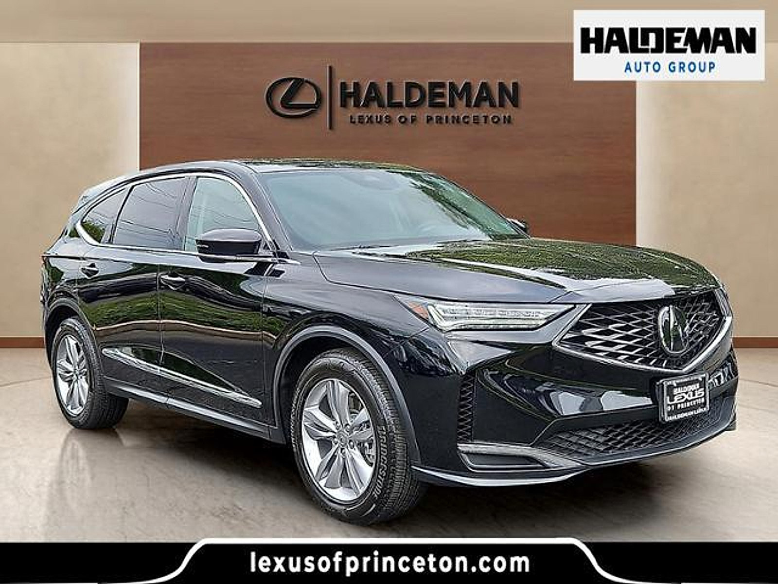 Used 2025 Acura MDX SH-AWD image 1