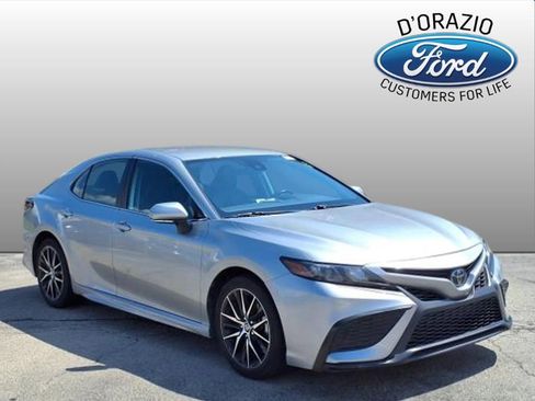 Used 2023 Toyota Camry SE image 1